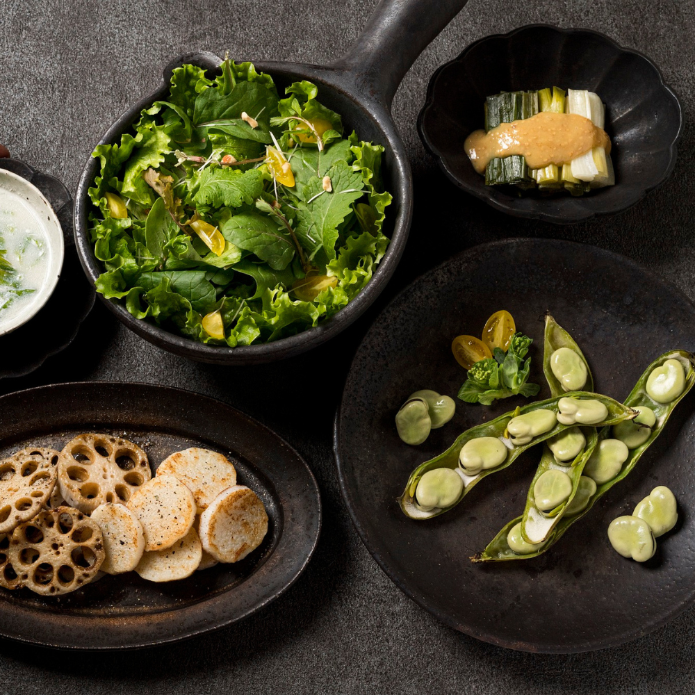 Comparison of Japanese Tableware to Traditional Tableware from Other Cultures